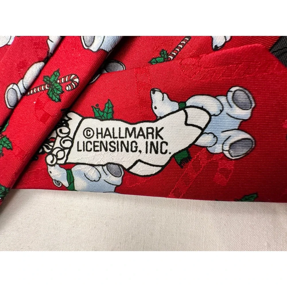 Hallmark Licensg Inc Polar‎ Bear Candy Cane Christmas Holiday Red Tie necktie
